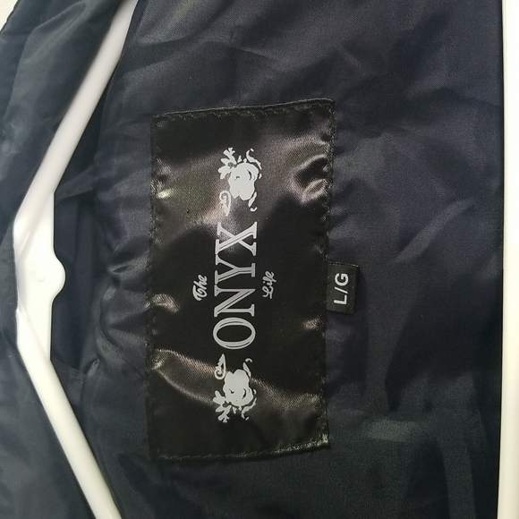 Onyx Vest - Picture 2 of 3